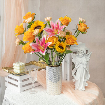 花点时间 玫瑰百合向日葵康乃馨鲜切花 20枝全利兔-实时优惠快报