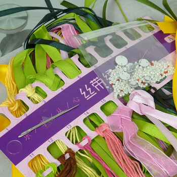 
                                        菲绣绣艺 丝带绣挂画系列 客厅书房装饰 花鸟花卉 春韵A-140 95*45CM                