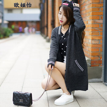 欧娅怡2015秋冬季女装韩版女士中长款毛衣外套V领开衫长袖针织衫棒球服1000 灰白色 均码