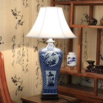 
                                        陶瓷器客厅装饰台灯  卧室床头灯具 中式古典青花灯饰送光源  景德镇唐英田园                 