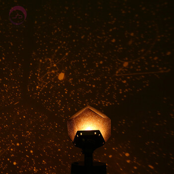 
                                        JU BAI YI 聚百易 大人科学四季星空投影灯小夜灯星空机の的投影仪 投影灯星空灯 四代LED灯黄光(星座+电源)                