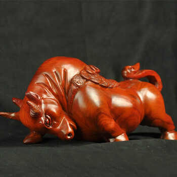 顺通礼坊 木雕摆件 生肖牛气冲斗牛雕 像红木工