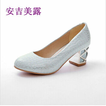 大码鞋40-43码韩版粗跟鞋浅口圆头6厘米