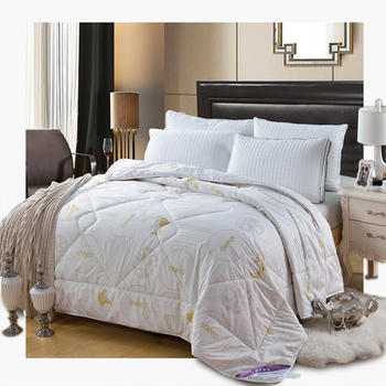 多缦  细羊毛绒冬被子 黄金色羊 150*200cm 6斤 84返8元(168-84)