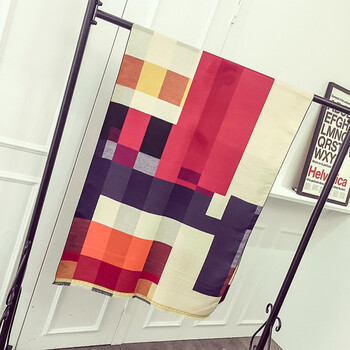 韩国富二代袭击空姐被美国明星制服突然推倒空