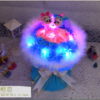 
                                        沐坤 led七彩发光卡通花束 仿真玫瑰花公仔花束 新年节日情人节生日创意礼物送女朋友 N款2米奇米妮22玫led灯光                