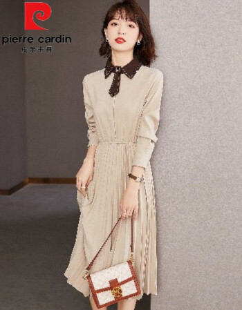 2021年最新款服装,2021年最时尚衣服 皮尔卡丹品牌2021年秋季新款撞色翻领长袖衬衫连衣裙女中长款大摆过膝