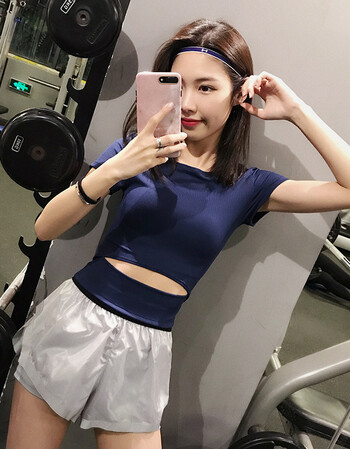 运动上衣女速干半袖t恤露脐紧身性感瑜伽服跑步健身短袖夏 蓝色 m
