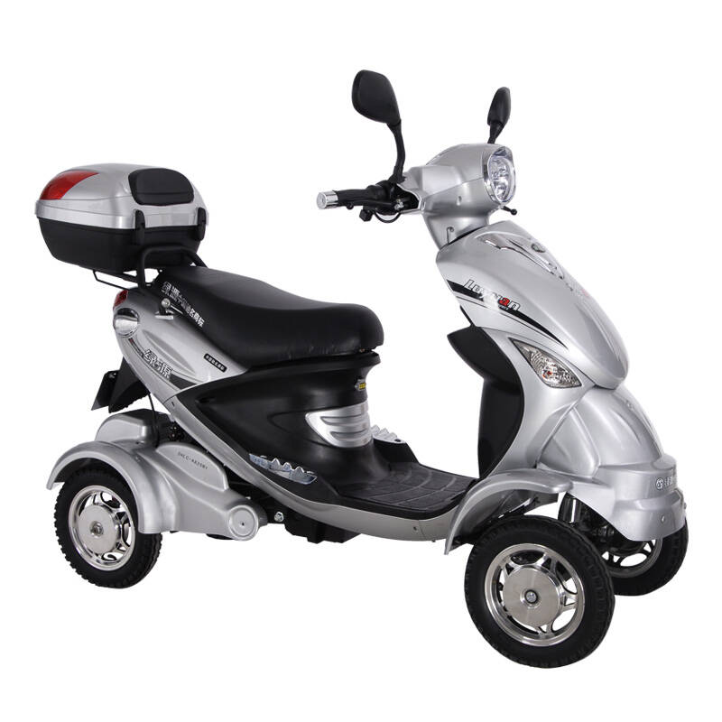 绿源电动车 四轮代步车 老年人代步车 DHLC 银