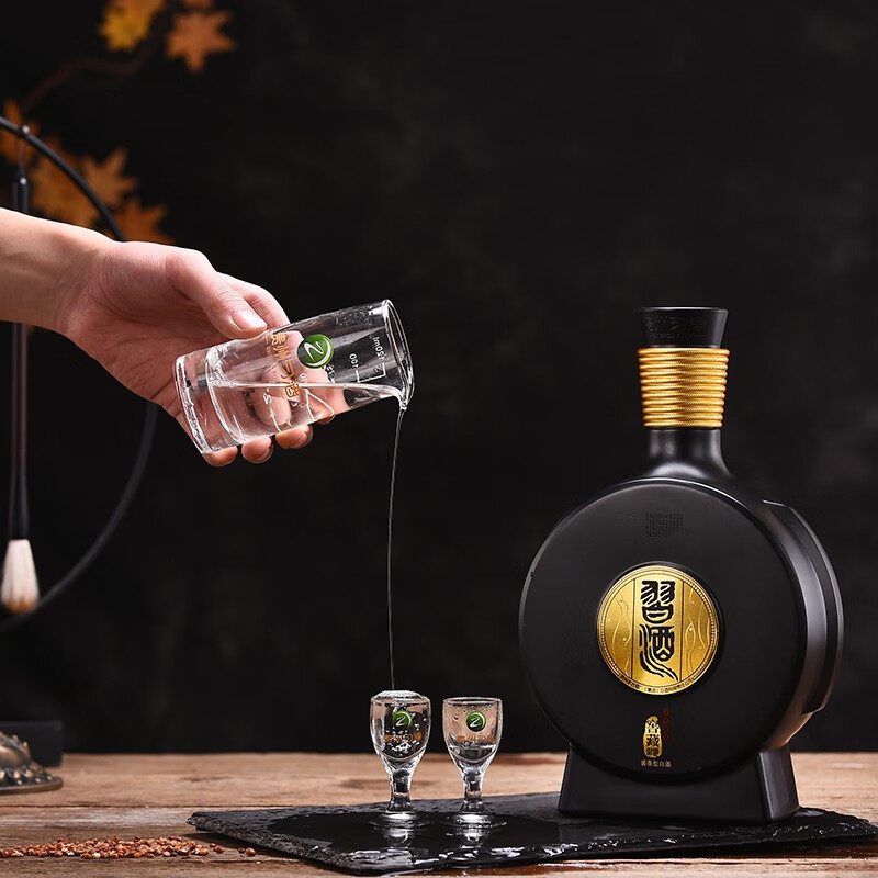 茅台集团 习酒 窖藏1988(新版) 53度酱香型白酒 1L 礼盒装 ￥1191 送礼袋