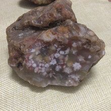 老凤祥同款天然马达加斯加樱花玛瑙海洋玉髓原石料未开片 1公斤
