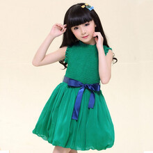 珊瑚粉的裙子配什么颜色的袜子?初秋的裙子,齐