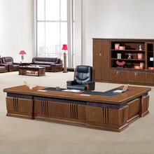 老板办公桌应该怎么摆放,我的办公室30平方,门