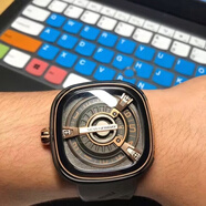 SEVENFRIDAY七個星期五自動機械表 深灰色