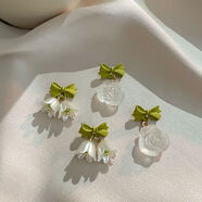 OGBI花朵超仙高級感耳釘耳環(huán)女2025年潮款無(wú)耳洞ins 綠色風(fēng)鈴+綠色花朵【兩件套】 耳釘【銀針款】