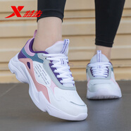 特步（XTEP）女鞋冬季軟底休閑老爹鞋潮冬季新款皮面防水跑步鞋旅游運動(dòng)鞋子女 (皮面防水)白粉紫 37
