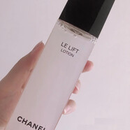 香奈兒（Chanel）智慧緊膚植物精萃 LE LIFT CREME 精華水/緊顏修護精華水150ML