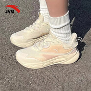 安踏（ANTA）女鞋綿綿彈運動鞋女春季透氣網(wǎng)面跑步鞋女跳繩軟底休閑夜跑鞋子女 燕麥白-3 37.5