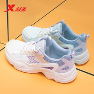 特步（XTEP）女鞋夏季跑步鞋女士2025新款休閑老爹網(wǎng)鞋透氣軟底旅游運(yùn)動(dòng)鞋子女 白米藍(lán) 36