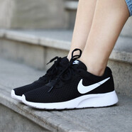 耐克（NIKE）女鞋2025新款夏季跑步鞋網(wǎng)面透氣休閑鞋經(jīng)典款潮流運(yùn)動(dòng)鞋 黑白812655-011 網(wǎng)面透氣 36