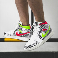 耐克（NIKE）新款男鞋籃球鞋倒鉤AIR JORDAN 1 AJ1 高幫紫鉤藍紅拼接運動鞋 554724-119 涂鴉 45.5