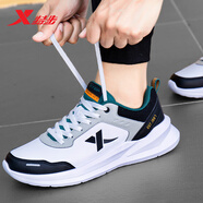 特步（XTEP）男鞋運(yùn)動(dòng)鞋夏季新款皮面防水透氣休閑鞋男學(xué)生跑步鞋子男 新白色/黑/淺骨灰 41