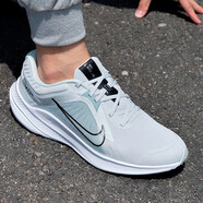 耐克（NIKE）男鞋春季新款運(yùn)動(dòng)鞋RUN SWIFT 3飛線網(wǎng)面透氣跑步鞋休閑鞋 DD0204-002/QUEST 5/灰色 39
