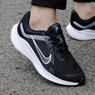 耐克（NIKE）男鞋運動鞋2025夏季慢跑鞋網(wǎng)面透氣休閑耐磨緩震低幫跑步鞋 DD0204-001/飛線科技5/黑灰 40.5