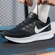 耐克（NIKE）男鞋秋新款運(yùn)動鞋RUN SWIFT 3飛線網(wǎng)面透氣輕便緩震跑步鞋休閑鞋 DR2695-002/RUN SWIFT 3/黑白 41