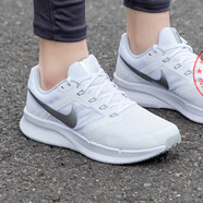 耐克（NIKE）官方 艦店羽毛球鞋女秋季新款運動鞋透氣減震訓練鞋跑步鞋 飛線技術(shù)/現(xiàn)貨速發(fā) 36