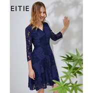 愛特愛（EITIE）春季新品優(yōu)雅V領高腰修身蕾絲鉤花扇形裙擺七分袖連衣裙6107818 深藍31 M 160