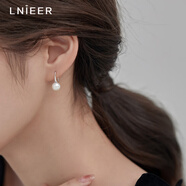 LnieerS925銀耳環(huán)淡水珍珠銀耳釘女2025年新款潮珍珠耳飾耳鉤送女友禮物 6mm珍珠耳環(huán)銀色【S925銀】
