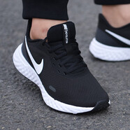 耐克（NIKE）男鞋2025新款夏季運動鞋REVOLUTION 7網(wǎng)面透氣輕便跑步鞋休閑鞋 BQ3204-002革命五黑白奧利奧 44