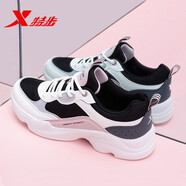 特步（XTEP）女鞋冬季休閑跑步鞋女士2025新款輕便跑鞋透氣軟底旅游運動(dòng)鞋子女 黑粉紅色 35