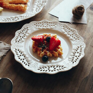 佳億廚連復古浮雕陶瓷盤(pán)鏤空花卉盤(pán)子花邊陶瓷果盤(pán)甜品盤(pán)餐盤(pán)蛋糕盤(pán)擺盤(pán) 8英寸盤(pán)