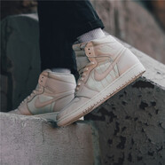 耐克（NIKE）男子AIR JORDAN AJ1 高幫復(fù)古麂皮3M反光高幫男子籃球鞋 555088-801 櫻花粉 40