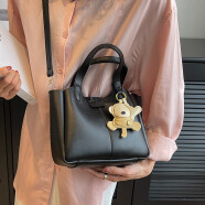 桃花洛今年流行的包包女2024新款潮高级感时尚百搭通勤包质感单肩斜挎包 黑色