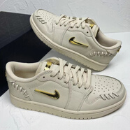 耐克【極速發(fā)貨】Air Jordan 1 Low AJ1低幫鐳射板鞋 FQ9112-100 FN5032-200別注 36