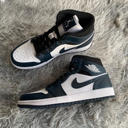耐克（NIKE）板鞋aj1男女鞋新款中幫輕便防滑耐磨運動休閑籃球鞋子【尖貨】 554725/554724-411青白 36