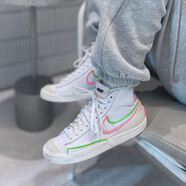 耐克（NIKE）休閑鞋女子春季新款 Blazer高幫防滑透氣電玩像素運動帆布板鞋 DC1746-102 35.5