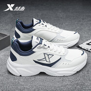 特步男鞋冬季2025新款跑步鞋皮面防水休閑鞋子男學(xué)生白色軟底運動(dòng)鞋 0025帆白/墨青藍 40