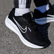 耐克（NIKE）男鞋 夏季新款運(yùn)動鞋DOWNSHIFTER 減震休閑鞋網(wǎng)面透氣跑步鞋 黑色/回游者 13代 42.5