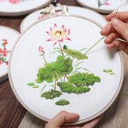 繡魁刺繡DIY新款創(chuàng)意禮物印花自繡古風(fēng)家居繡品團(tuán)扇挎包蘇繡手工飾品 荷花【材料包+繡繃】