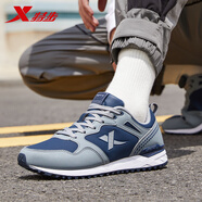 特步男鞋運動(dòng)鞋男冬季皮面復古耐磨休閑跑步鞋旅游慢跑鞋 灰深蘭 41