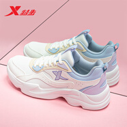 特步（XTEP）女鞋夏季跑步鞋女士2025新款休閑老爹網(wǎng)鞋透氣軟底旅游運(yùn)動(dòng)鞋子女 白米藍(lán) 皮面防水 37