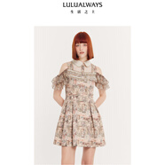 LULUALWAYS我愛露露24夏季新款時(shí)尚娃娃領(lǐng)露肩花邊袖短款連衣裙 卡其色 S