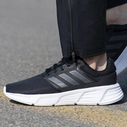 阿迪達斯（adidas）男鞋跑步鞋 25夏季新款復(fù)古運動鞋休閑時尚鞋子緩震防滑慢跑鞋男 HP6642/黑白/織物鞋面 GALAXY 6 43