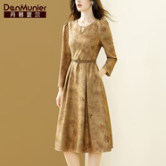 丹慕妮爾法式復古印花連衣裙女2024秋冬新款氣質(zhì)中長(cháng)款收腰a字裙 卡其色 S
