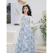 妍莉芬（yanlifen）2025年夏季碎花淺藍(lán)色方領(lǐng)吊帶連衣裙女裝海邊度假沙灘裙子套裝女 藍(lán)色裙子+米白開衫 M