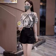 憶靈碎花雪紡衫女夏裝2025新款夏季時尚洋氣露肩上衣氣質(zhì)百搭短袖小衫 黑色花+黑短褲 L【100-115斤】